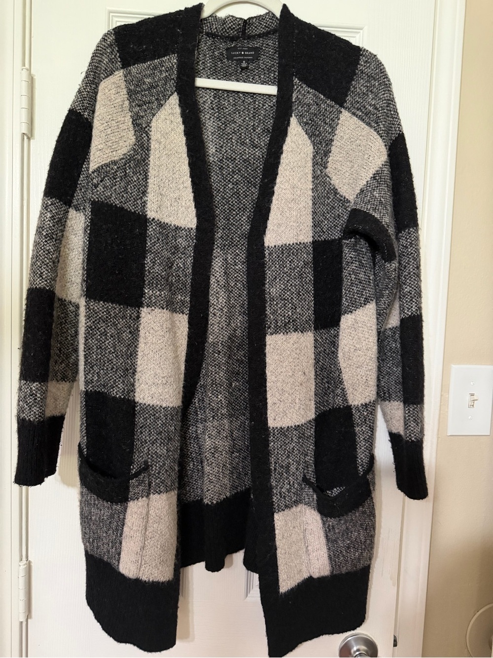 Lucky Brand Womens M Long Cardigan Sweater Black Gray Cream Plaid Check Pockets